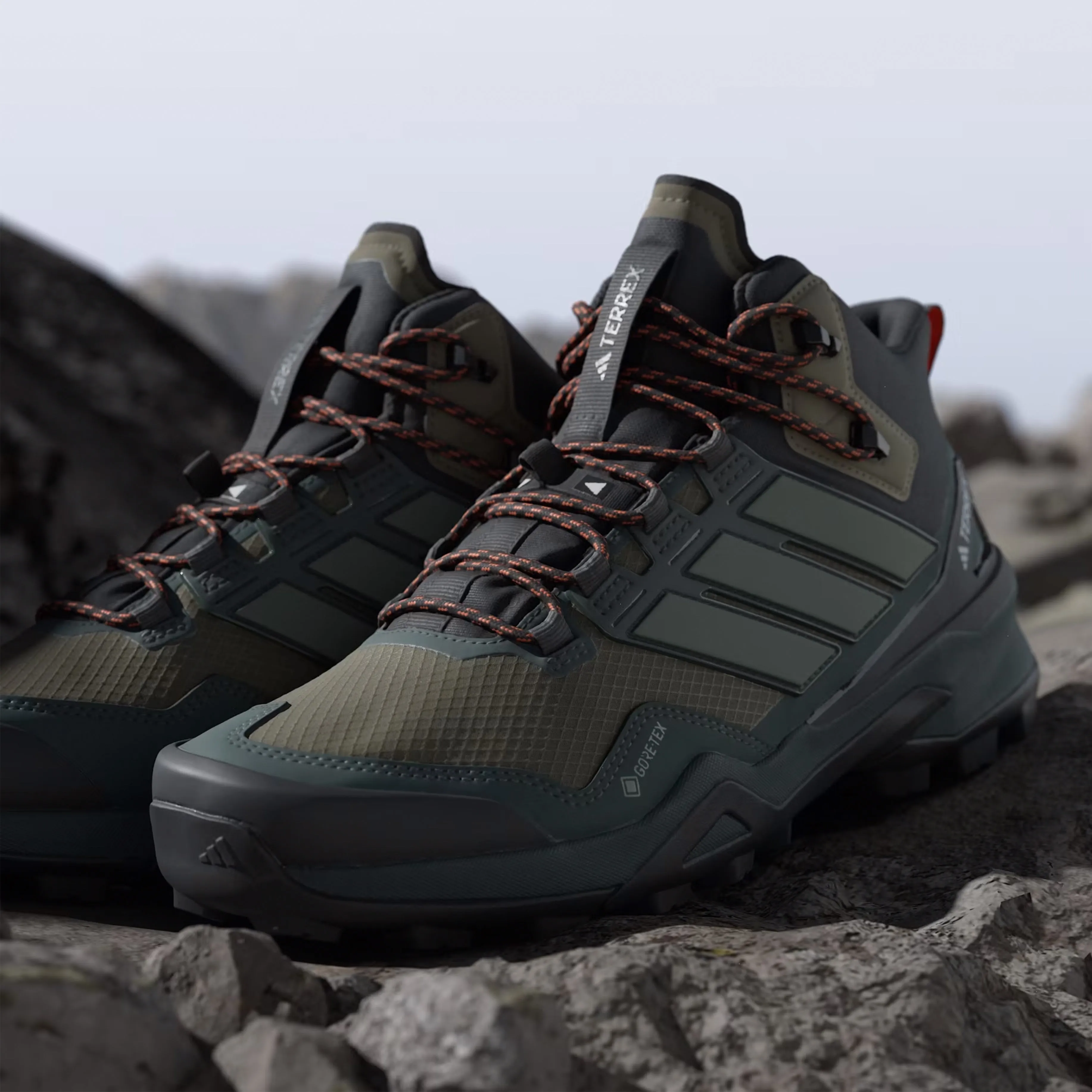 Adidas Terrex Hiking Boots Skychaser Mid Olive Strata / Silver Green / Core Black