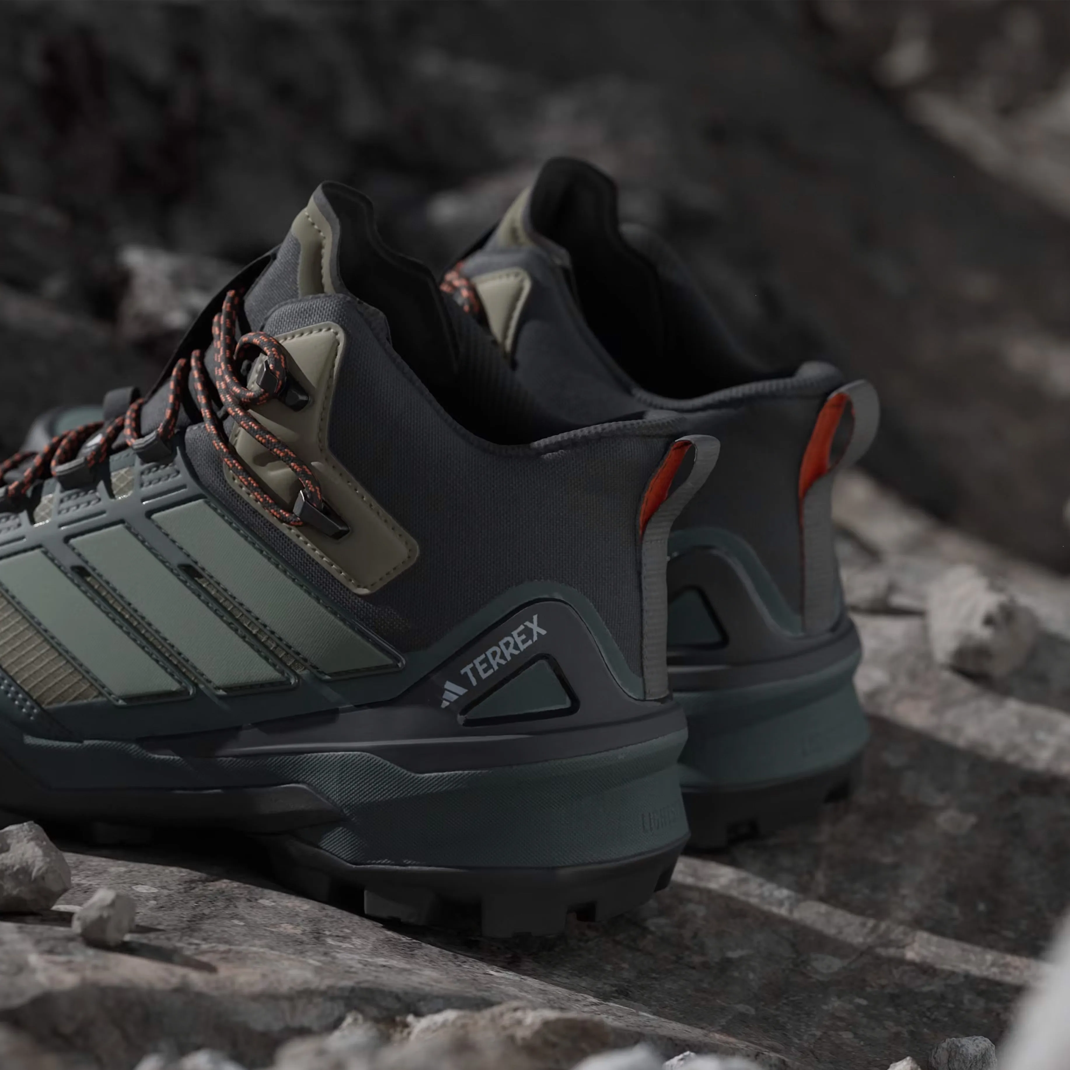 Adidas Terrex Hiking Boots Skychaser Mid Olive Strata / Silver Green / Core Black