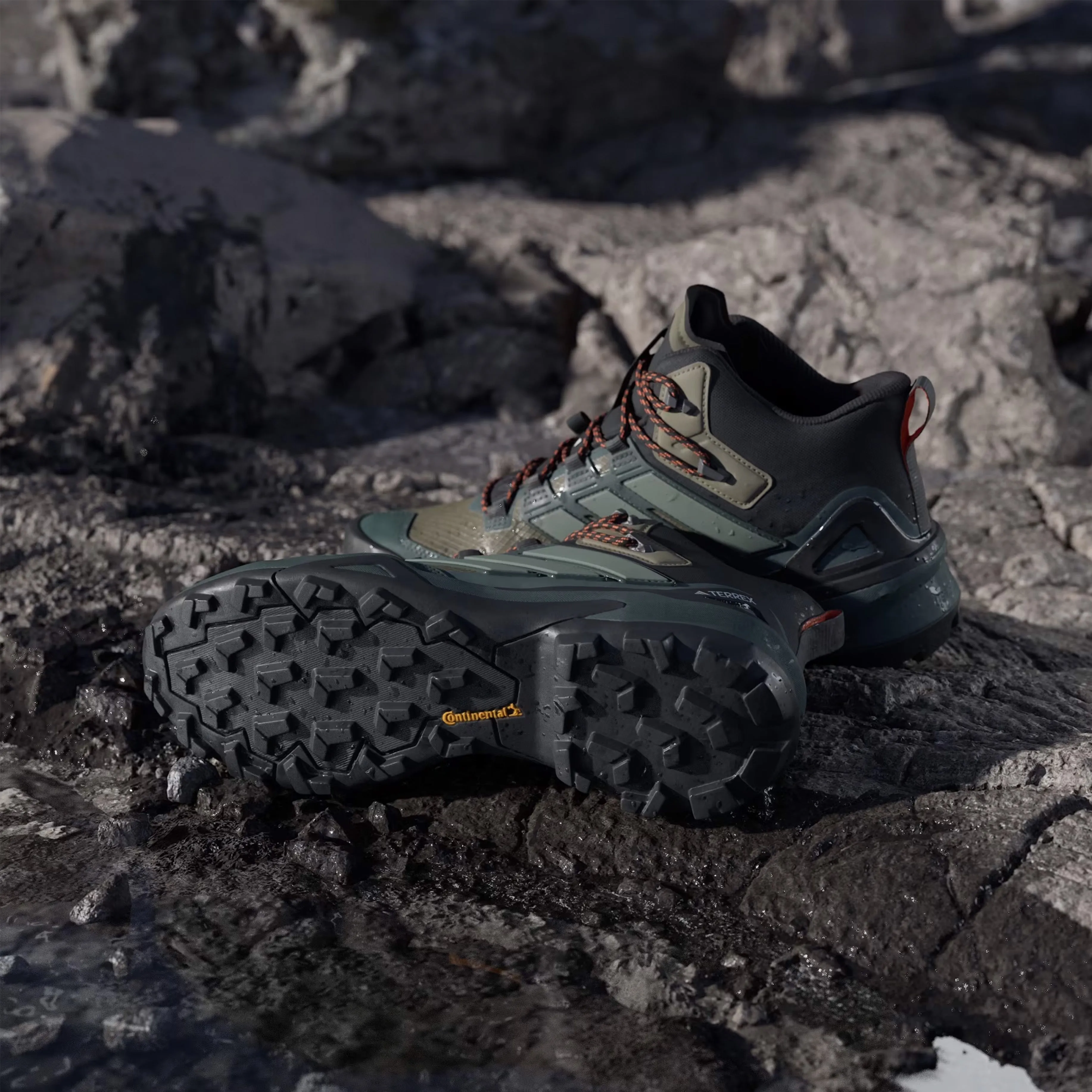 Adidas Terrex Hiking Boots Skychaser Mid Olive Strata / Silver Green / Core Black